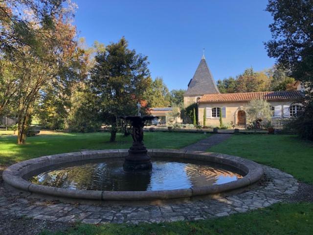 Gite Du Moulin De La Virvee Saint-André-de-Cubzac Exteriér fotografie